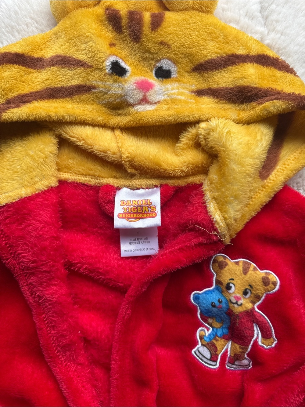 Daniel Tiger 3T Robe - Picture 2 of 4